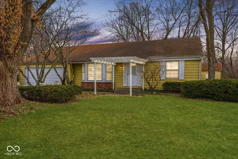 1576 Crest Dr, Shelbyville, IN 46176