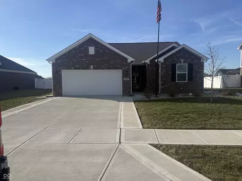 1315 Bontrager Ln, Shelbyville, IN 46176
