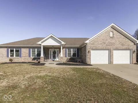 4736 W Harvest Way, New Palestine, IN 46163