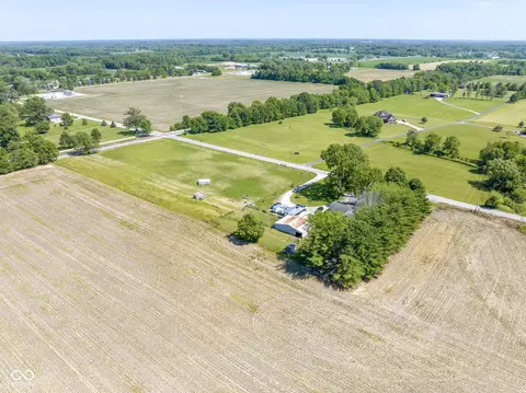 8440 E 216th St, Cicero, IN 46034