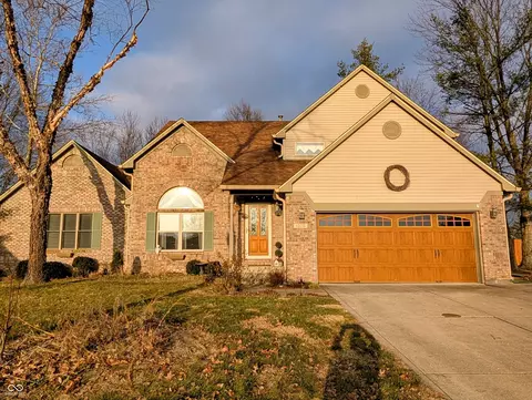 1370 Roseberry Ct, Mooresville, IN 46158