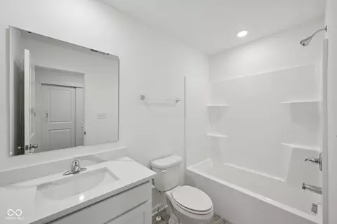 Bath - 8149 Camellia Ln, Pendleton, IN 46064 photo 3 of 3