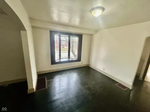 4102 E 11th St, Indianapolis, IN 46201 photo 4