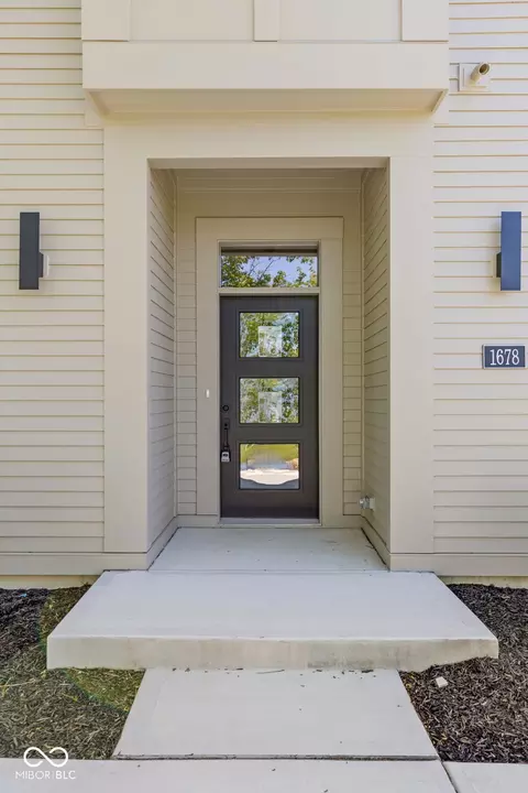 1678 Coach Dr, Westfield, IN 46074
