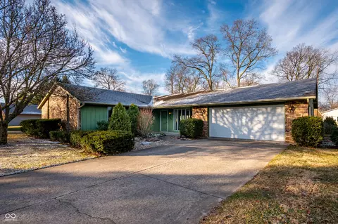 905 S Buckingham Rd, Yorktown, IN 47396