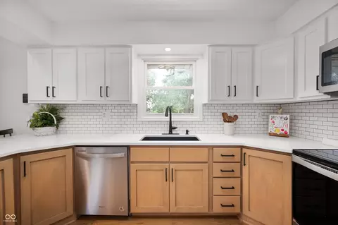 Kitchen - 9767 S 250 E, Markleville, IN 46056 photo 1 of 3