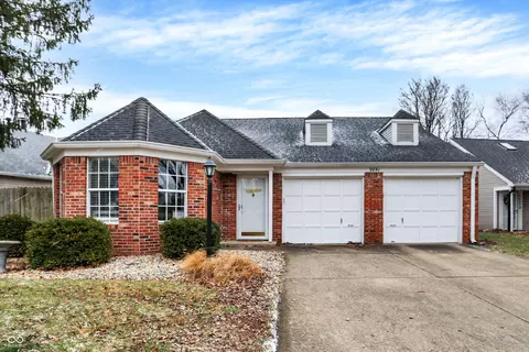 9841 River Oak Ln N, Fishers, IN 46038