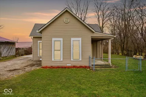 2407 W Flat Rock Rd, Flat Rock, IN 47234