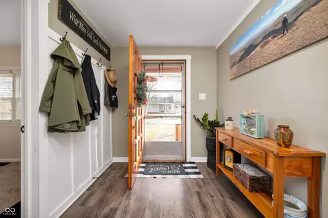 Entry Way - 644 Center St, Pendleton, IN 46064 photo 1 of 3