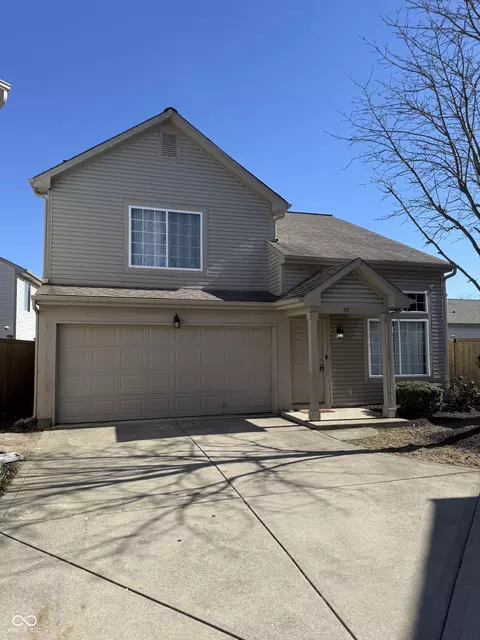 711 Mountain Pine Dr, Greenwood, IN 46143