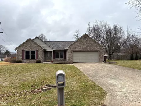 5380 E Spring Dr, Columbus, IN 47201