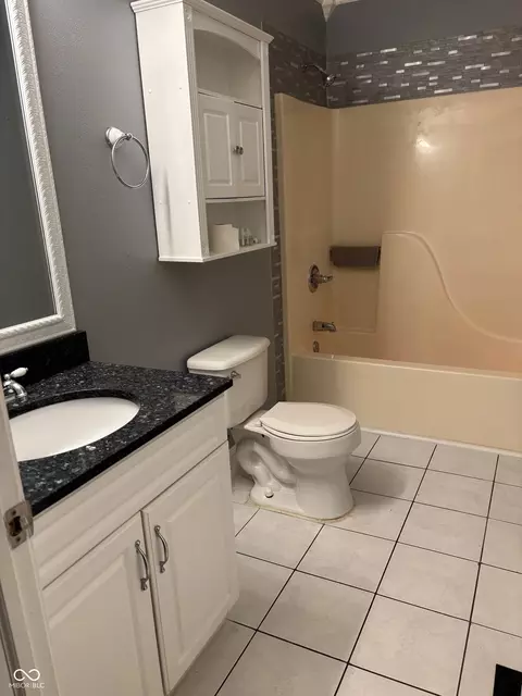 Bath - 5380 E Spring Dr, Columbus, IN 47201 photo 3 of 3