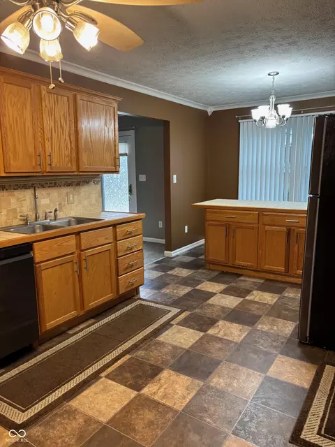 Kitchen - 5380 E Spring Dr, Columbus, IN 47201 photo 3 of 5