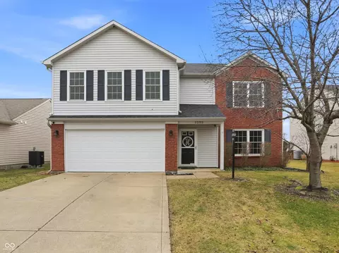 2295 Lakecrest Dr, Columbus, IN 47201