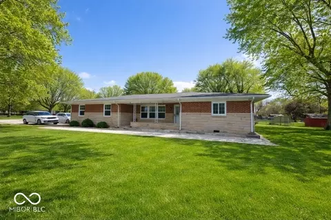6250 Maple Lawn Rd, Indianapolis, IN 46241