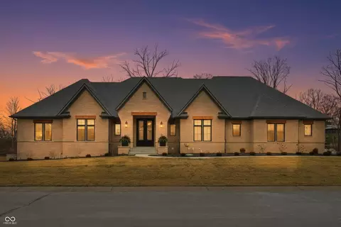 6761 Wellington Cir, Zionsville, IN 46077