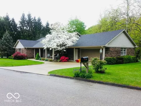 1235 W Lincoln Dr, Crawfordsville, IN 47933