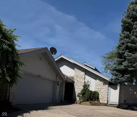 8002 Dean Rd, Indianapolis, IN 46240