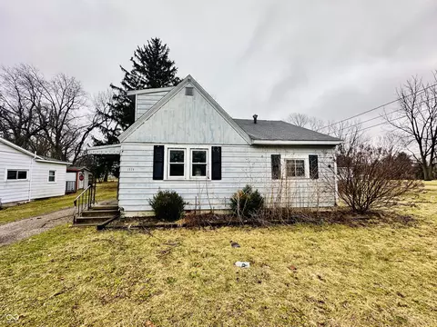 2520 S Andrews Rd, Yorktown, IN 47396