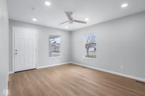 222 Smith St, Columbus, IN 47201 photo 3