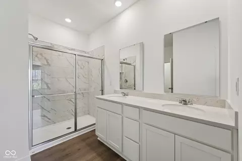 Bath - 5752 Bancroft Dr, Pendleton, IN 46064 photo 1 of 4