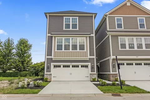 15407 Mystic Rock Dr, Carmel, IN 46033