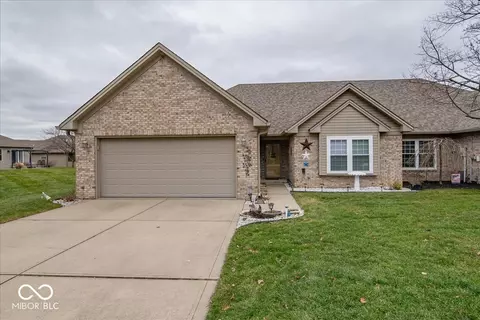 409 Paris Dr, Franklin, IN 46131
