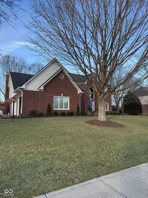 5776 Gyrfalcon Pl, Carmel, IN 46033