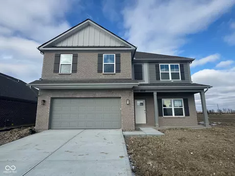 1232 Foxtail Ln, Greenwood, IN 46143