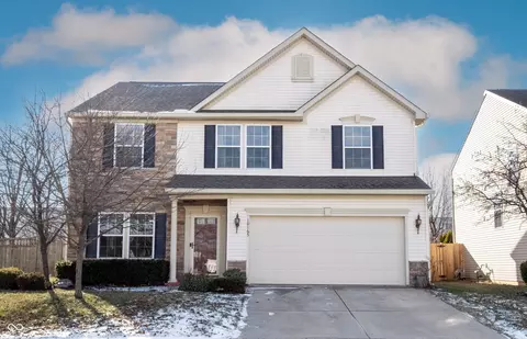 10165 Clay Bridge Dr, Noblesville, IN 46060