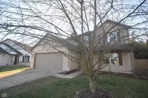 8537 Country Meadows Dr, Indianapolis, IN 46234