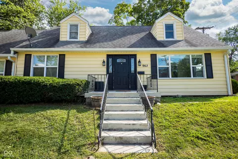 963 W Clinton St, Danville, IN 46122