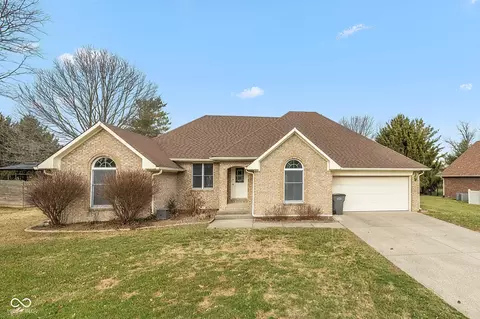 218 Deer Trace Ct, Pittsboro, IN 46167