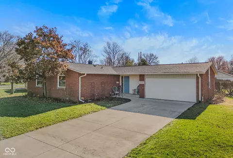 3611 Hunter Pl, Columbus, IN 47203