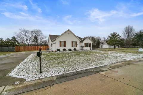 14901 Windmill Dr, Carmel, IN 46033