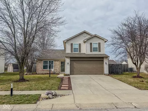 332 Brixton Woods East Dr, Pittsboro, IN 46167