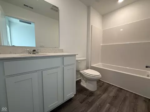 Bath - 11250 N Greenthread Dr, Monrovia, IN 46157 photo 1 of 1