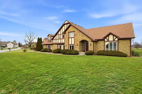 3188 Fairway Ct, Greenwood, IN 46143