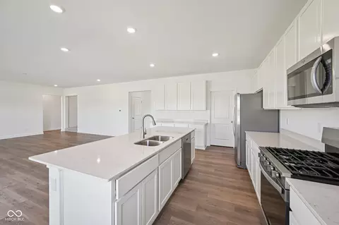 Kitchen - 5740 Bancroft Dr, Pendleton, IN 46064 photo 5 of 5