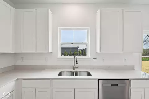 Kitchen - 5746 Bancroft Dr, Pendleton, IN 46064 photo 6 of 6