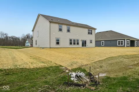 Exterior - 5746 Bancroft Dr, Pendleton, IN 46064 photo 6 of 8