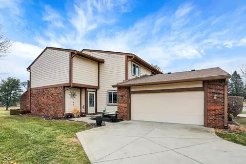 672 Cielo Vista Dr, Greenwood, IN 46143