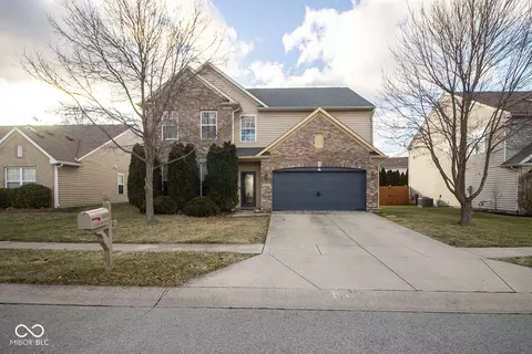8838 N Fawn Meadow Dr, Mccordsville, IN 46055