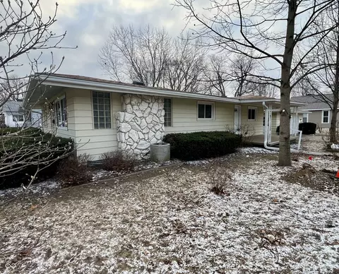 214 W 7th St, Veedersburg, IN 47987