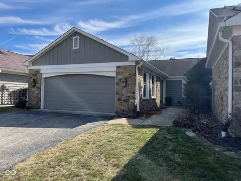 7433 Longleat Rd, Indianapolis, IN 46240
