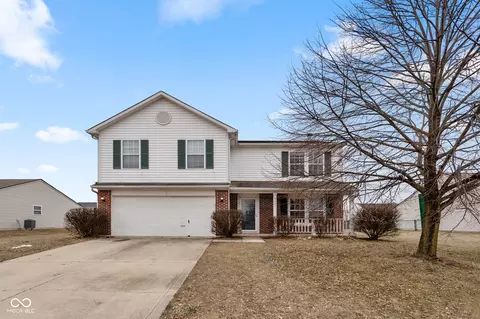 8641 Baypointe Dr, Avon, IN 46123