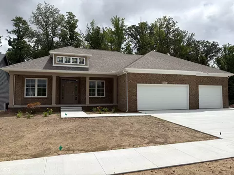3584 Maple Ridge Dr, Columbus, IN 47201