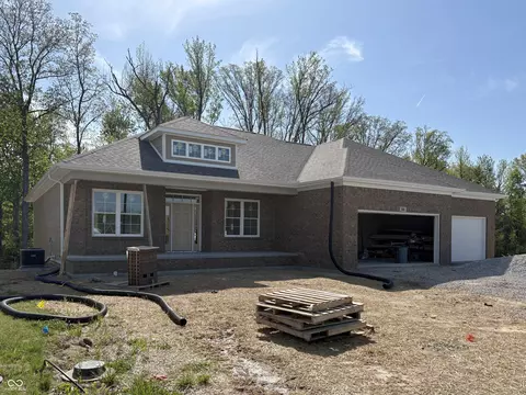 3584 Maple Ridge Dr, Columbus, IN 47201
