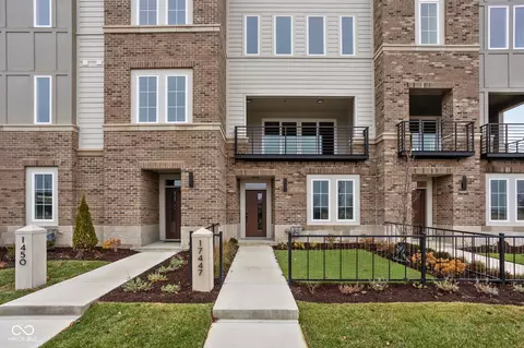 17447 Carrier Dr, Westfield, IN 46074