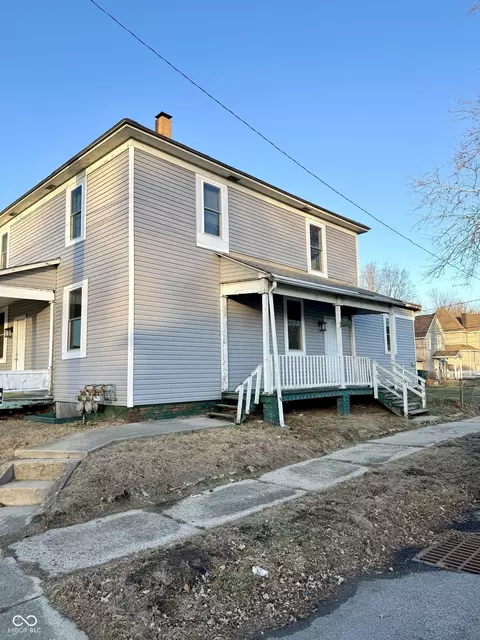 802 12 N Mulberry St, Muncie, IN 47305